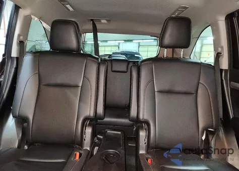 2019 Toyota Highlander Se z USA, uszkodzony, nr VIN 5TDJZRFH6KS931453